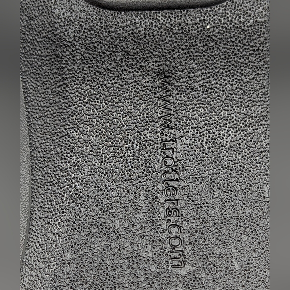 Trotters Women's Jenn Laser Loafer in Black 10N - Picture 3 of 10